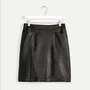 SOLD✨ Faux Leather Skirt